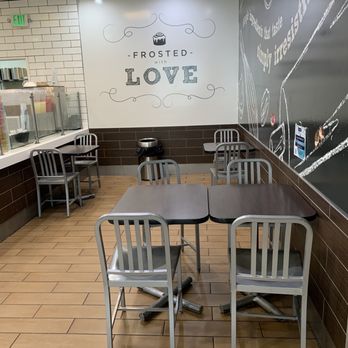 Cinnabon - Seating area on Thursday 9 October 2025. - Bakeries Near Me - Lynnwood, Washington Cinnabon - Seating area on Thursday 9 October 2025. - Bakeries Near Me - Lynnwood, Washington