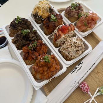 Atoyubu - Fresh salmon, Garlic butter crab, Spicy Tuna, bulgogi, grilled spicy pork, myungran crab, Mexican spice bulgogi - Japanese Near Me - Buena Park, California