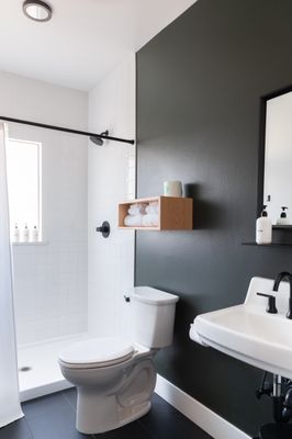 LOGE Leavenworth Downtown by null