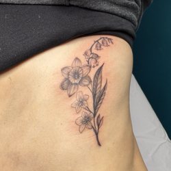 Obsidian Moon Tattoo - Birth flower tattoo