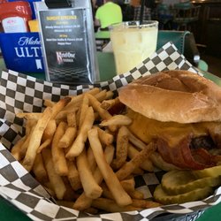 Round Up Saloon - Bacon cheese burger