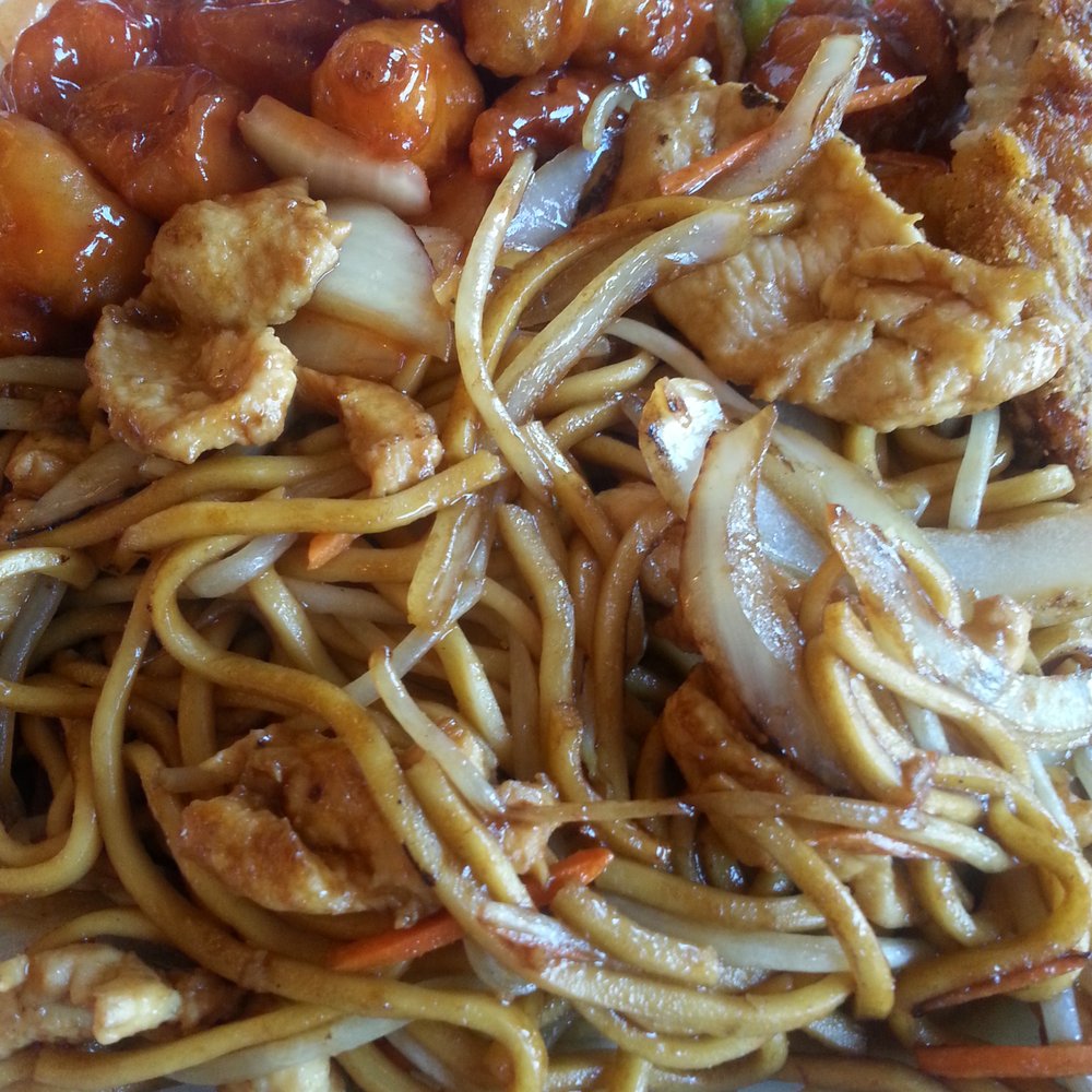 King Chicken Wing - #3 fried chicken wing, sweet and sour pork, and chicken chow mein. - Chinese Near Me - Milpitas, California