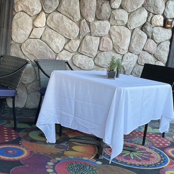 350 Grill - Outdoor table - New American Near Me - Springfield, Massachusetts