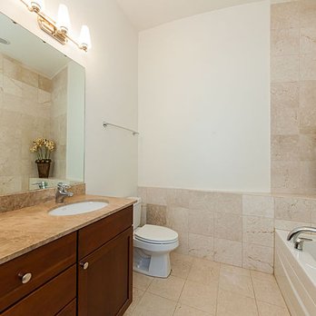 Monarch Contract Builders - 2nd view of bathroom before remodeling - General Contractors Near Me - Oak Park, Illinois Monarch Contract Builders - 2nd view of bathroom before remodeling - General Contractors Near Me - Oak Park, Illinois