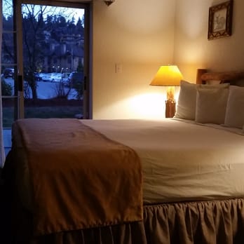 Holiday Inn The Lodge at Big Bear Lake - Room with a view - Big Bear, CA