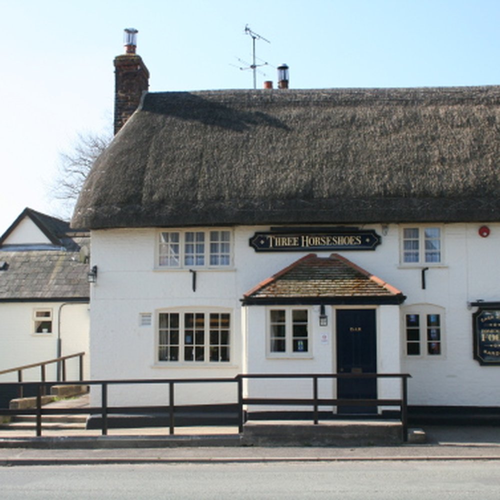 Three Horseshoes Inn - Pubs Near Me - Marlborough, WIL