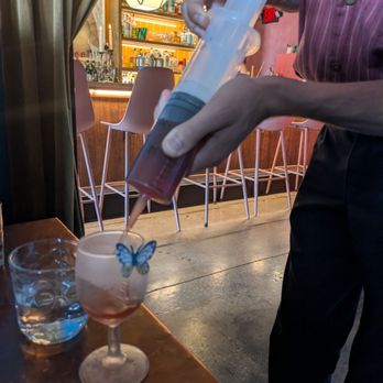 I Like It Like That Bar - Cocktail Bars Near Me - Columbus, Ohio