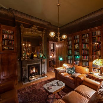 Allyn Mansion - Library at the Allyn Mansion - Hotels Near Me - Delavan, Wisconsin