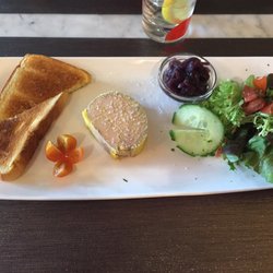 Le Galopant - Zeer vriendelijke bediening. Een lokale menu bestond uit drie gangen met plaatselijke lekkernijen. Zeker een bezoek waard.