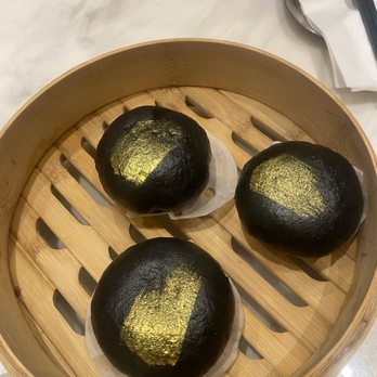 Supreme Dumplings - Onyx golden lava custard bun - Shanghainese Near Me - Honolulu, Hawaii Supreme Dumplings - Onyx golden lava custard bun - Shanghainese Near Me - Honolulu, Hawaii