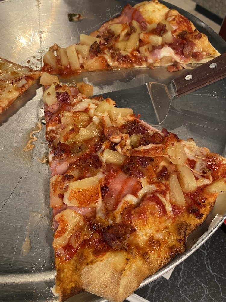 ROCCO’S PIZZA OF BOLIVAR Updated September 2024 12 Photos 213 S