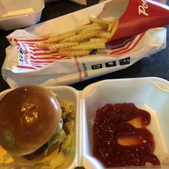 Portillo's Deerfield - FLOUNDER SANDWICH, FRENCH FRIES, ICED TEA - Salad Near Me - Deerfield, Illinois Portillo's Deerfield - FLOUNDER SANDWICH, FRENCH FRIES, ICED TEA - Salad Near Me - Deerfield, Illinois