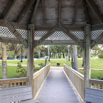Lake Walk - Pelican Lake - Hiking Near Me - Juno Beach, Florida Lake Walk - Pelican Lake - Hiking Near Me - Juno Beach, Florida