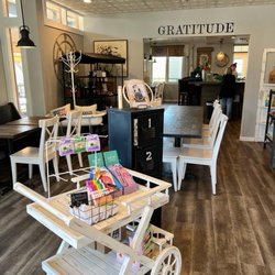 Topside Coffee Cabin - Cute shop
