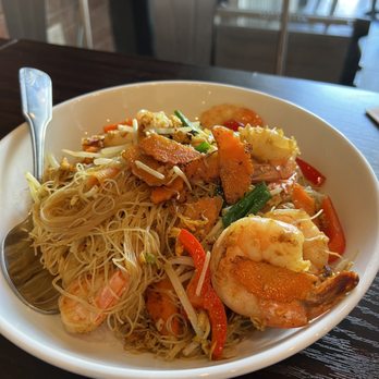 Asiatique Eatery - Singaporean Noodles with shrimp - Asian Fusion Near Me - Ventura, California Asiatique Eatery - Singaporean Noodles with shrimp - Asian Fusion Near Me - Ventura, California
