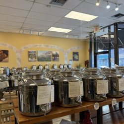 Olive del Mondo: Olive Oils, Vinegars & Vegan Mini Mart