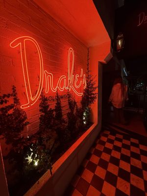 Drake's Hollywood by null