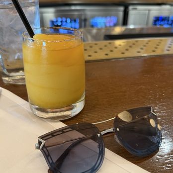 Hudson House - Frozen Bellini (strong!) - Cocktail Bars Near Me - Houston, Texas Hudson House - Frozen Bellini (strong!) - Cocktail Bars Near Me - Houston, Texas