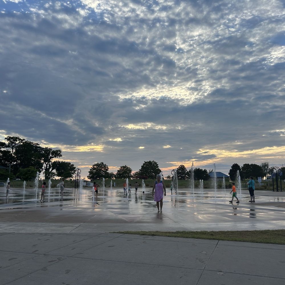 Whirlpool Compass Fountain - Splash pad at sunset - Parks Near Me - St Joseph, Michigan Whirlpool Compass Fountain - Splash pad at sunset - Parks Near Me - St Joseph, Michigan
