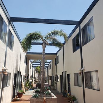 Oceanaire Townhomes - Apartments Near Me - Redondo Beach, California Oceanaire Townhomes - Apartments Near Me - Redondo Beach, California