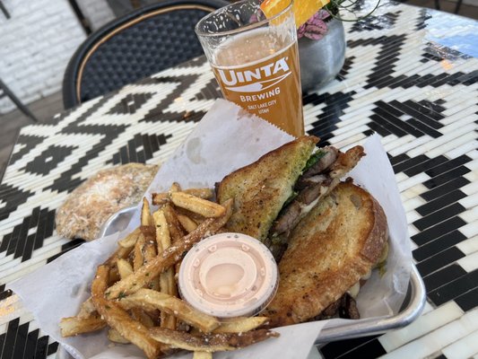 Lola's Street Kitchen by null