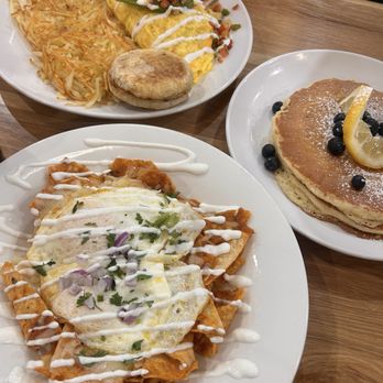 Broken Yolk Cafe - Breakfast & Brunch Near Me - La Verne, California