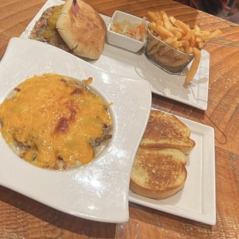 The Cowboy's Grille - Pulled pork and hunters pie - American Near Me - Gardiner, Montana The Cowboy's Grille - Pulled pork and hunters pie - American Near Me - Gardiner, Montana