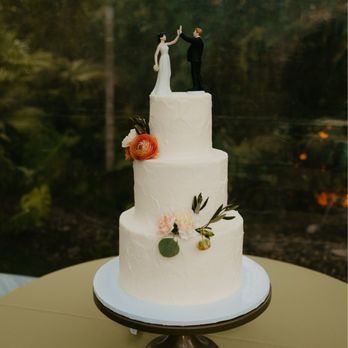 Cloud 9 Bakery - Cake created by Cloud 9 Bakery - Bakeries Near Me - Miami, Florida Cloud 9 Bakery - Cake created by Cloud 9 Bakery - Bakeries Near Me - Miami, Florida