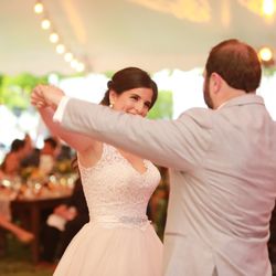 DB Studios - Sam & Taylor's first dance! Photos by 21 Jump