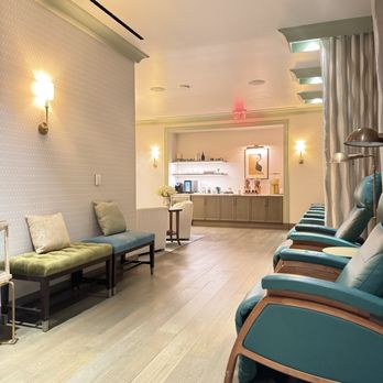 Park MGM Spa & Salon - Common area with snacks - Day Spas Near Me - Las Vegas, Nevada Park MGM Spa & Salon - Common area with snacks - Day Spas Near Me - Las Vegas, Nevada