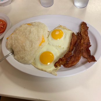 Broken Egg Diner - American Near Me - Sebring, Florida