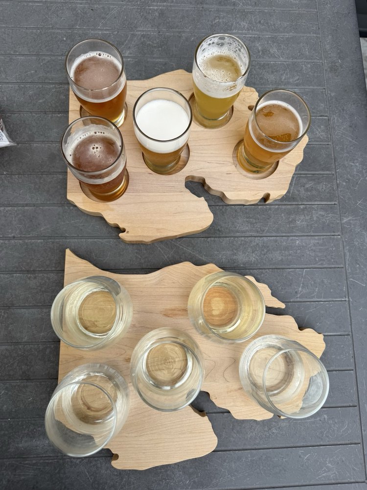 Local Pour Logo