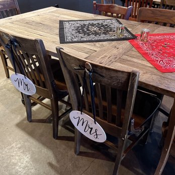 Ten50 BBQ - Large tables - Barbeque Near Me - Richardson, Texas