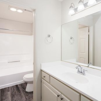Burbank Gardens Apartments - Modern Bathroom - Apartments Near Me - Sherman Oaks, California Burbank Gardens Apartments - Modern Bathroom - Apartments Near Me - Sherman Oaks, California