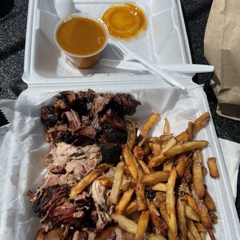 Steamboat BBQ - Burnt Ends, pulled pork, SPICY HOT LINKS - Barbeque Near Me - Wheaton, Illinois