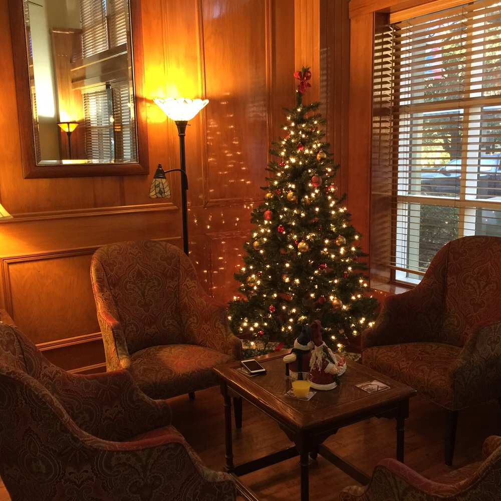 Governors Inn - Lobby - Hotels Near Me - Tallahassee, Florida