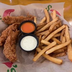 Chilis - Chicken strips and fries