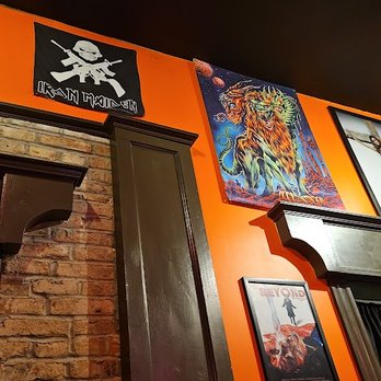 The Headless Bat - Pizza Near Me - St. Louis, Missouri