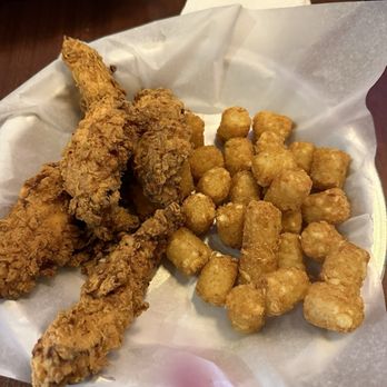 Ruby Owl - Hand breaded chicken tenders and tots - Gastropubs Near Me - Oshkosh, Wisconsin