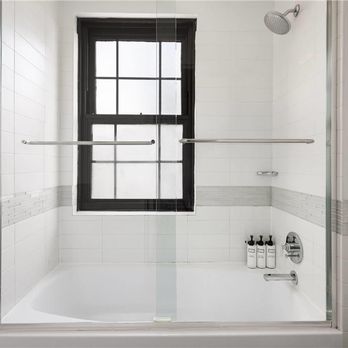 The Beekman Tower - Suite bath - Hotels Near Me - New York, New York The Beekman Tower - Suite bath - Hotels Near Me - New York, New York