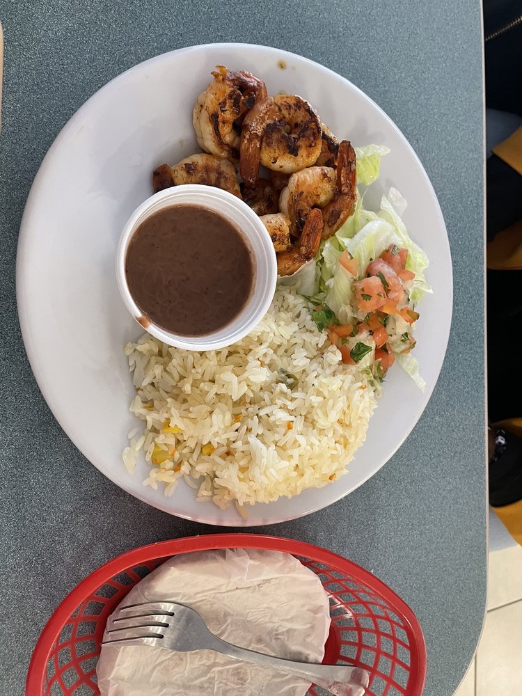 Nayeli’s Salvadorian & Mex Food