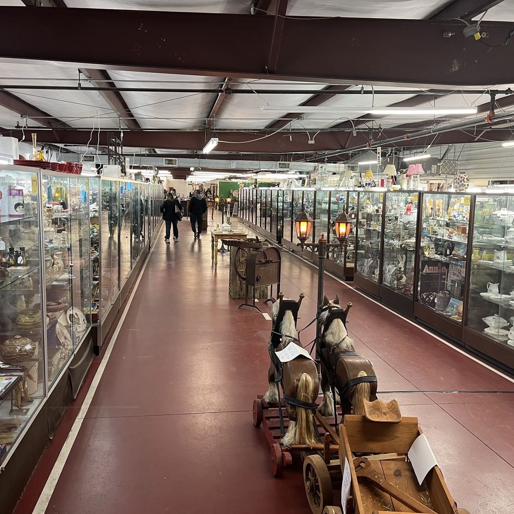 Centerville Antique Mall - Antiques Near Me - Centerville, Indiana Centerville Antique Mall - Antiques Near Me - Centerville, Indiana