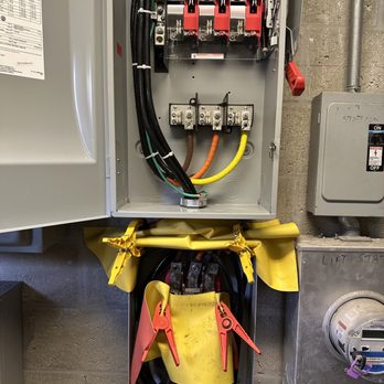 Castillo's Electrical Service - Electricians Near Me - Port St. Lucie, Florida Castillo's Electrical Service - Electricians Near Me - Port St. Lucie, Florida