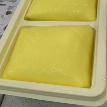 Hui Lau Shan - Mango Pancake - Desserts Near Me - Houston, Texas