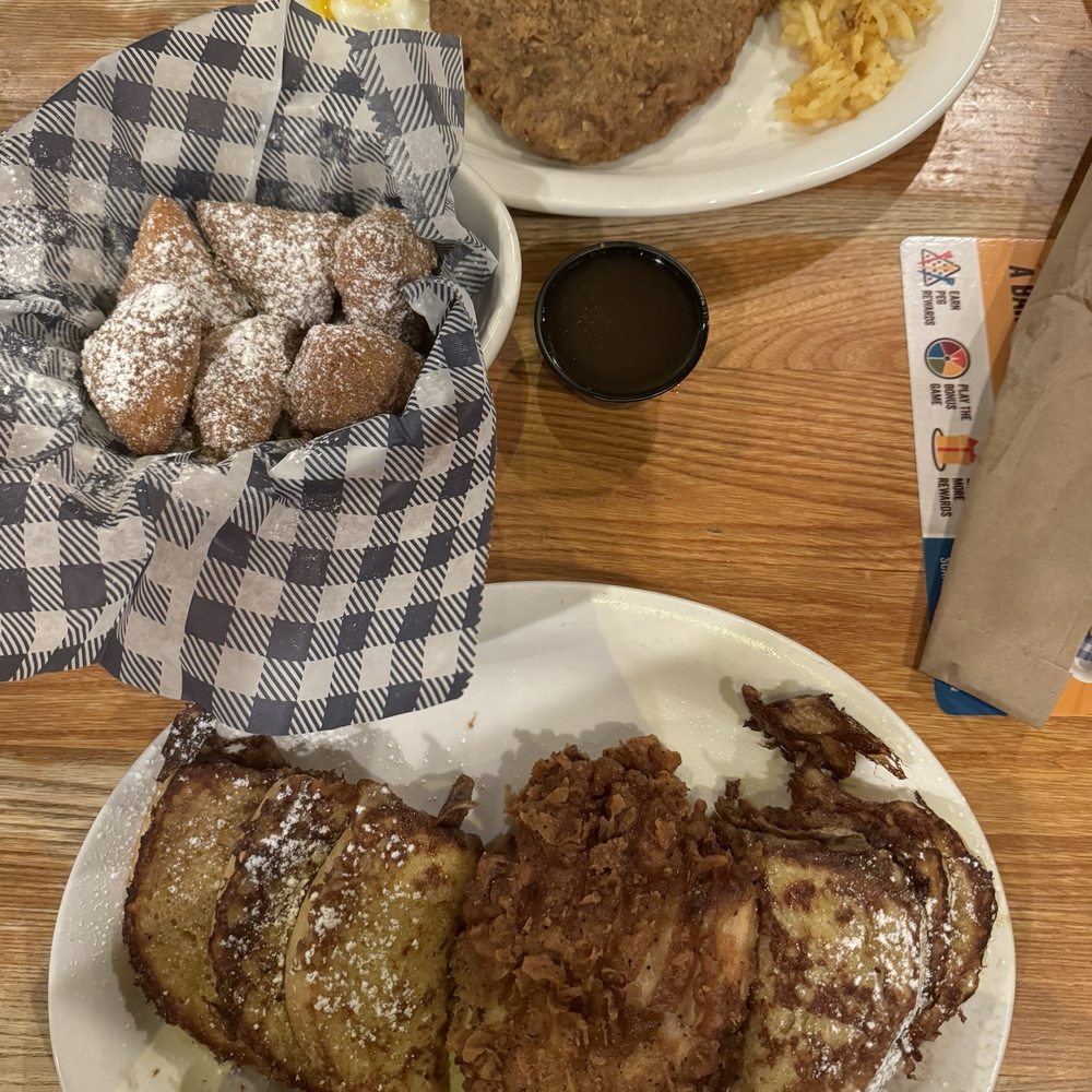 Cracker Barrel Old Country Store - Breakfast & Brunch Near Me - Waldorf, Maryland