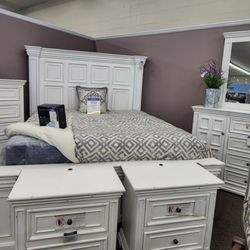 Farmers Furniture - Bed set they sell