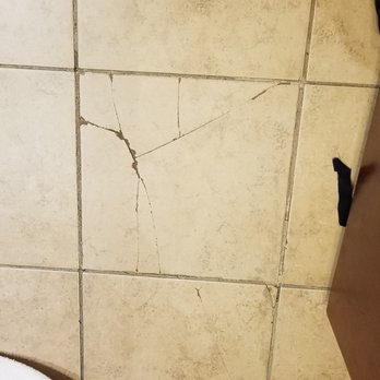 Hampton Inn Winfield/Teays Valley - Still cant figure out how you break a tile and no one fixed. - Hotels Near Me - Hurricane, West Virginia