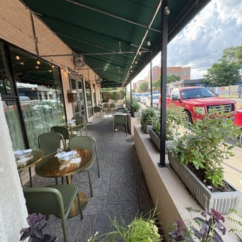 Siti - Front outdoor patio - Asian Fusion Near Me - Austin, Texas