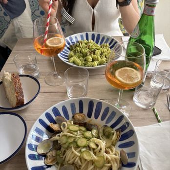 Posides - Vongole and a seasonal fusilli pasta - Cafes Near Me - Positano, SA Posides - Vongole and a seasonal fusilli pasta - Cafes Near Me - Positano, SA