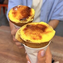 Creme Brûlée crepe with Nutella and strawberry